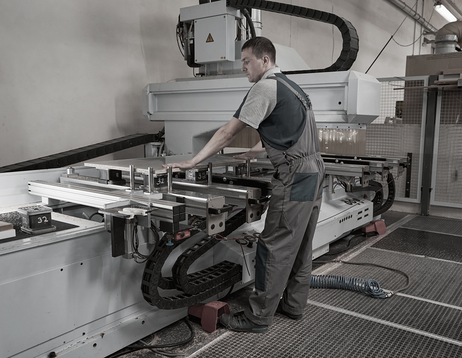 hi-tech CNC machining manufacturing process